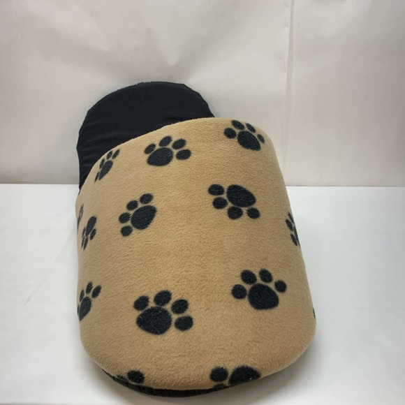Plush Cat/Dog Cave Pet Bed slipper shoe shaped paw print - Picture 2 of 7